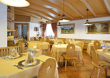 Hotel 3 stars in Moena - Restaurant - Photo ID 1267