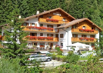 Hotel 3 stelle Moena: Hotel Malga Passerella