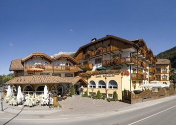 Hotel 4 stars Moena: Leading Relax Hotel Maria