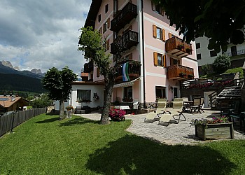 B&B 1 and 2 stars in Moena - Garden - Photo ID 1052