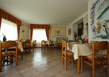 B&B/Garnì 1 e 2 stelle a Moena - Ristorante - ID foto 1055