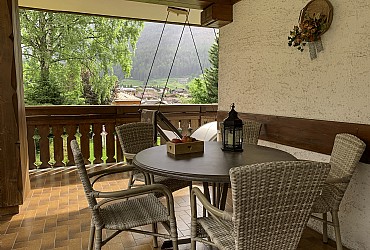 Privati a Moena. terrazzone attrezzato