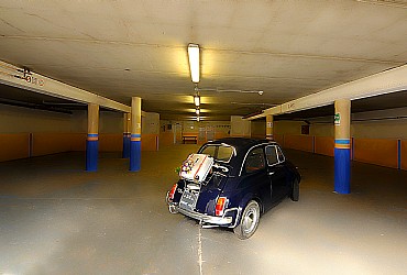 Privati a Moena. garage